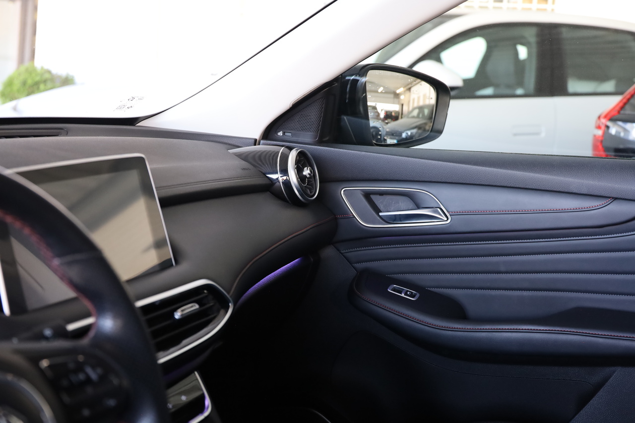 MG EHS 1.5T 2WD LUXURY