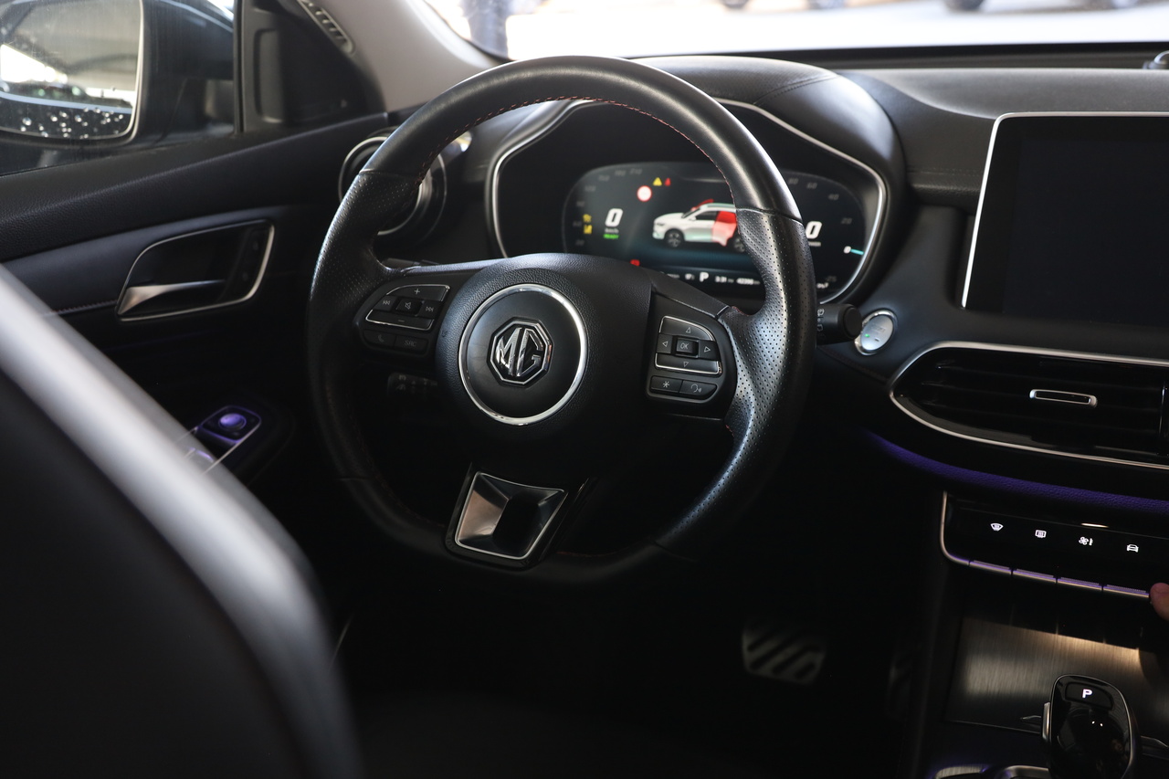 MG EHS 1.5T 2WD LUXURY