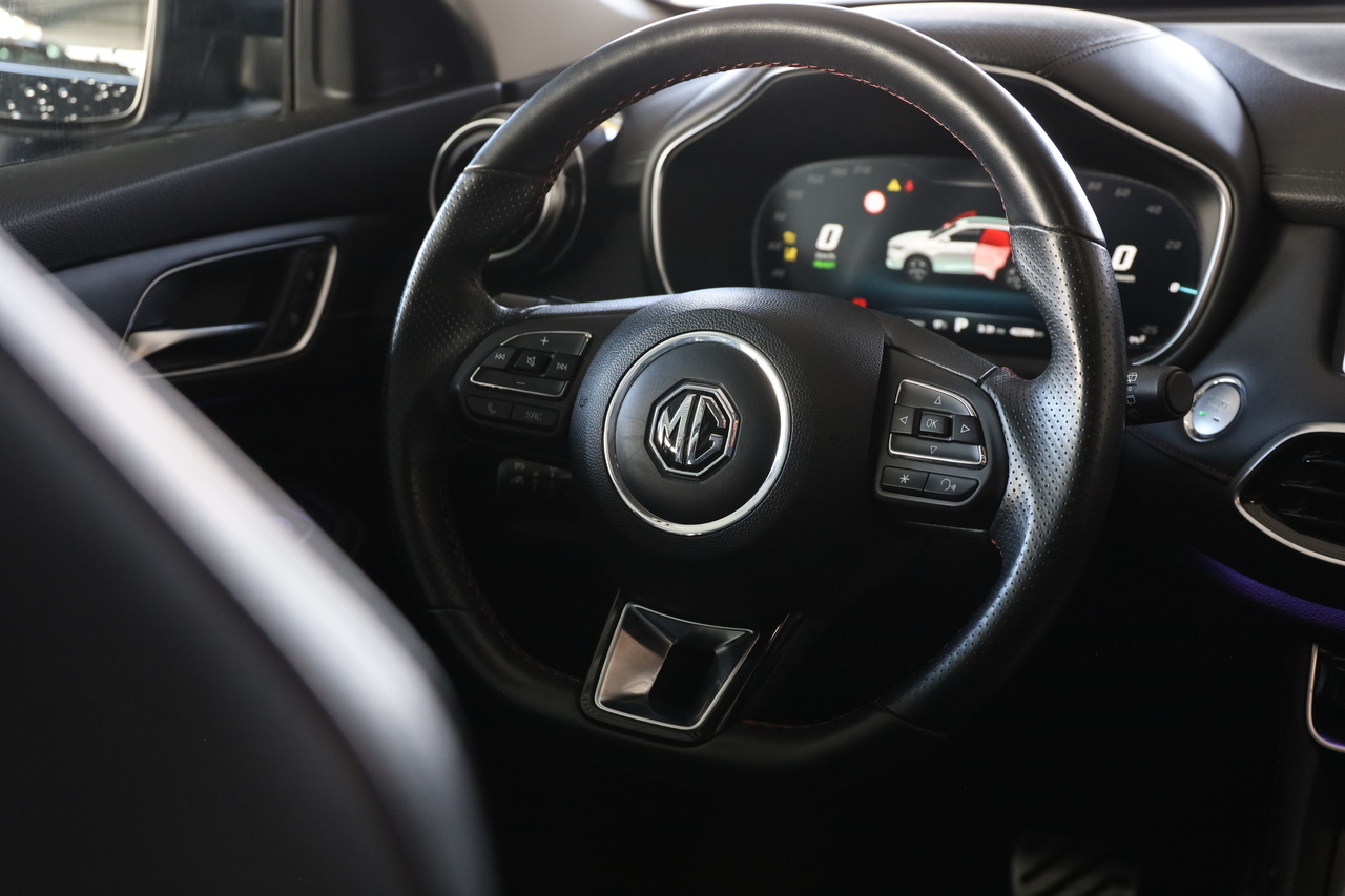 MG EHS 1.5T 2WD LUXURY