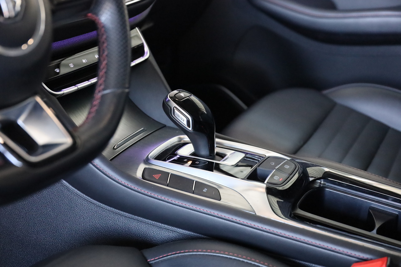 MG EHS 1.5T 2WD LUXURY