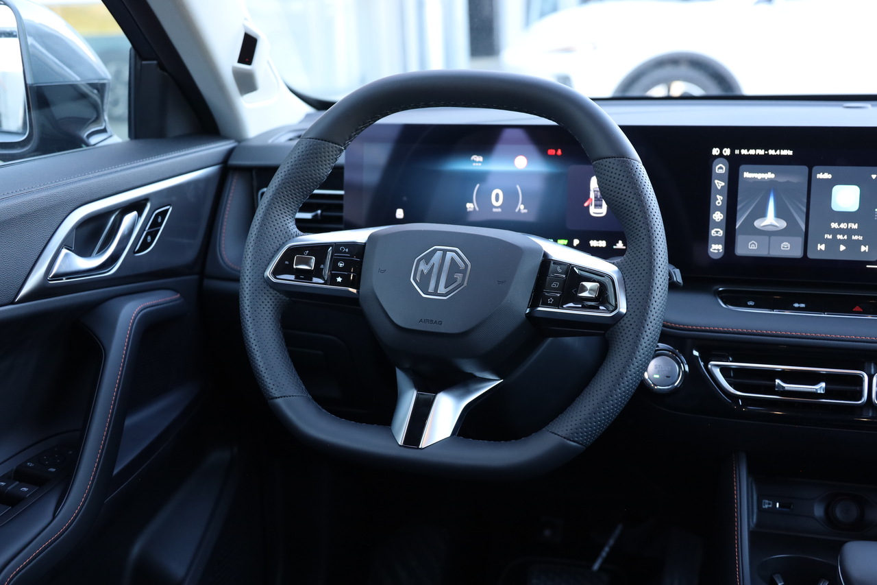 MG HS Hibrido Plug-in 1.5T 21kWh 2WD LUXURY