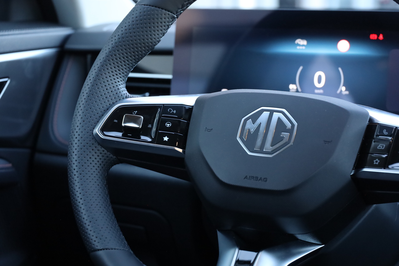 MG HS Hibrido Plug-in 1.5T 21kWh 2WD LUXURY