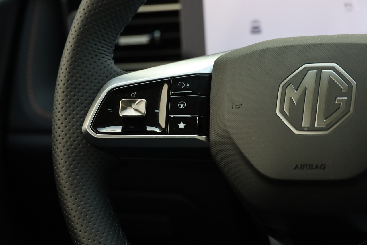 MG HS Hibrido Plug-in 1.5T 21kWh 2WD LUXURY