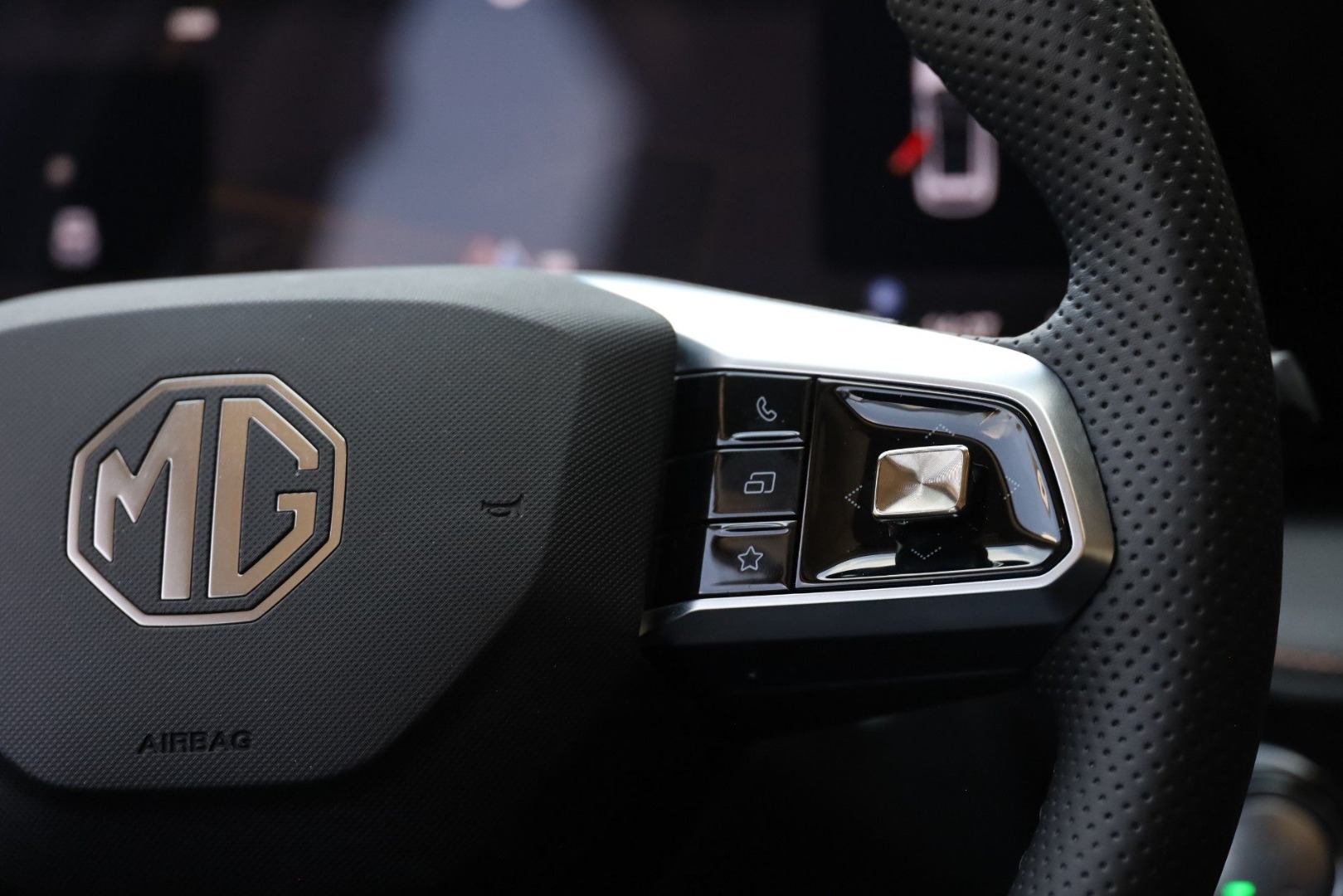 MG HS Hibrido Plug-in 1.5T 21kWh 2WD LUXURY