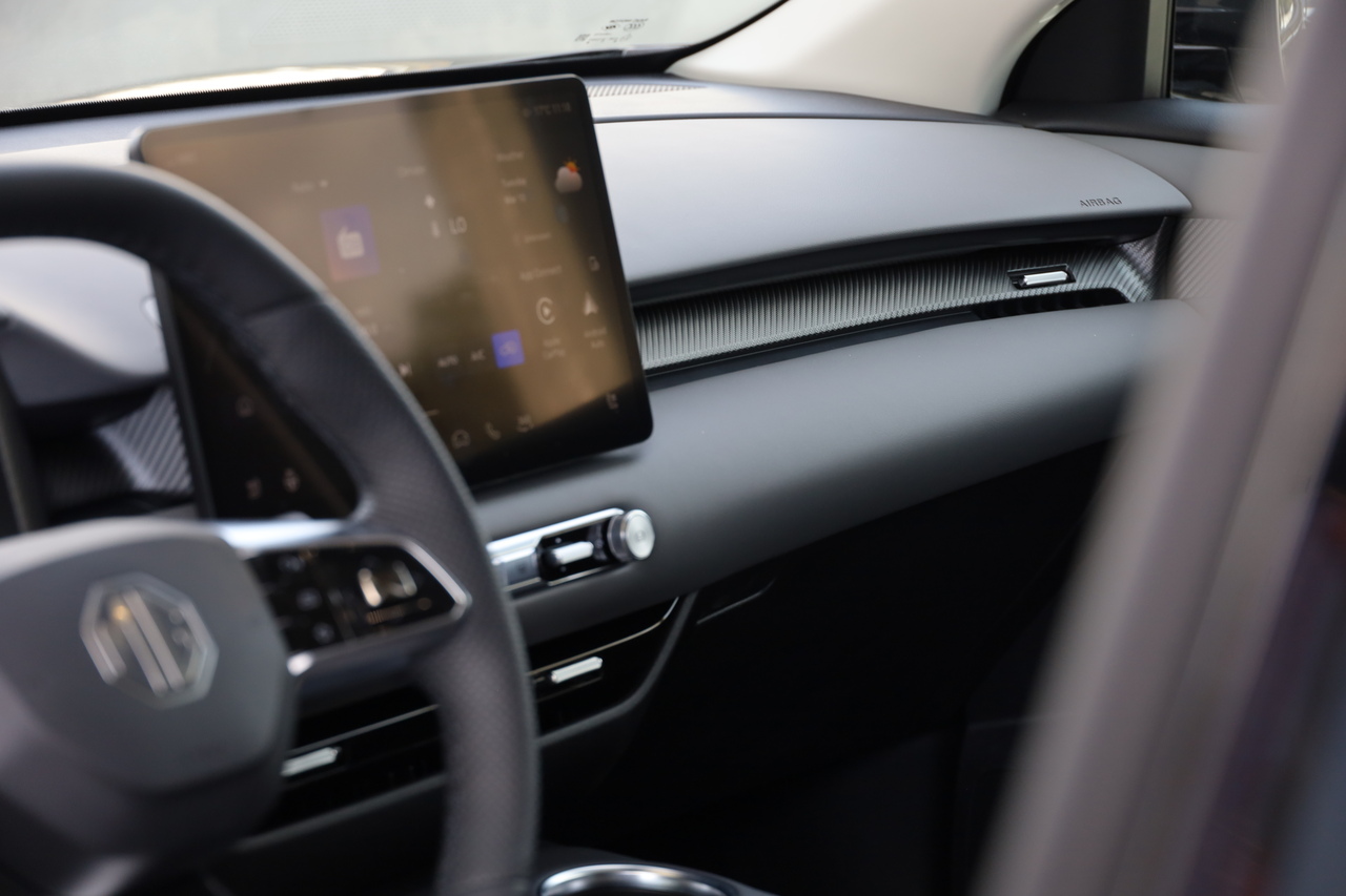 MG S5 64Kwh 2WD LUXURY