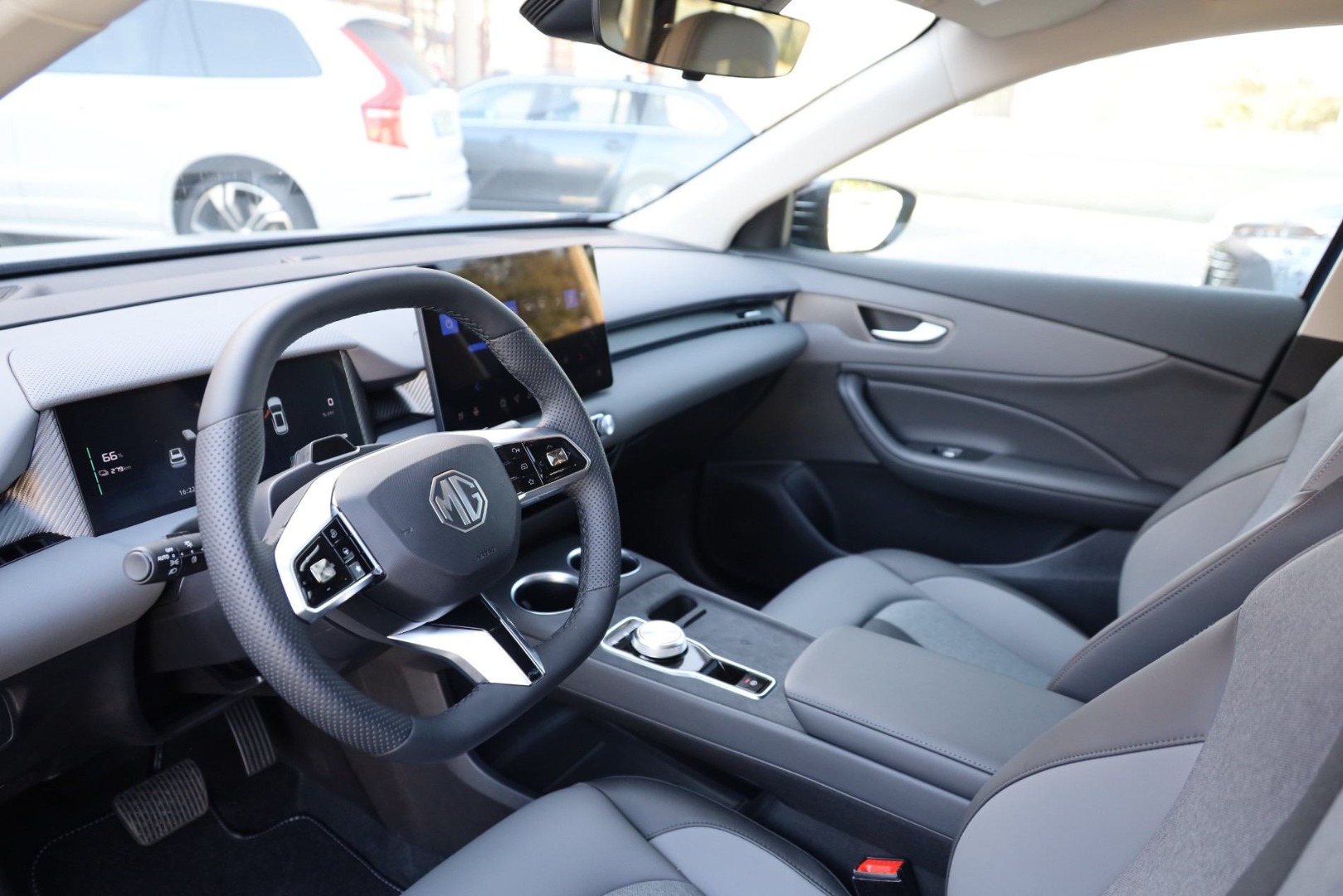 MG S5 64Kwh 2WD LUXURY