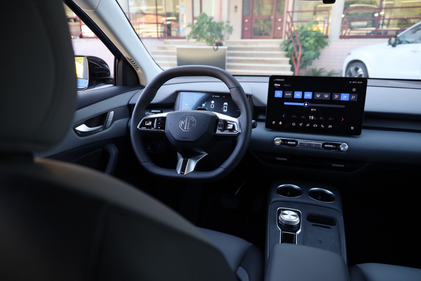 MG S5 64Kwh 2WD LUXURY