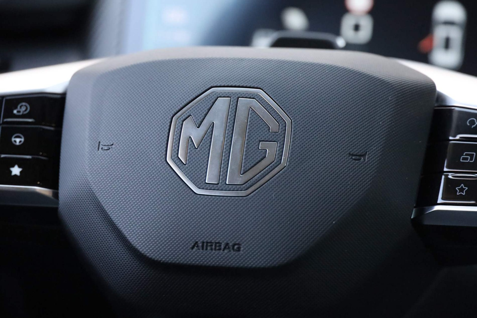 MG S5 64Kwh 2WD LUXURY