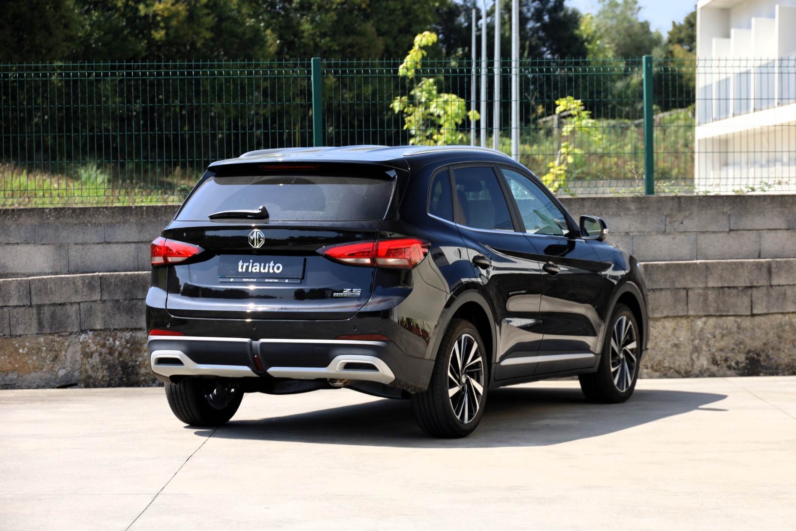 MG ZS Hybrid+ LUXURY
