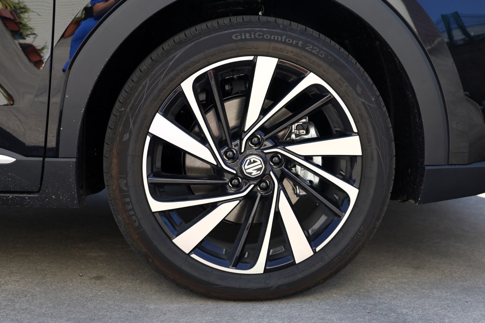MG ZS Hybrid+ LUXURY