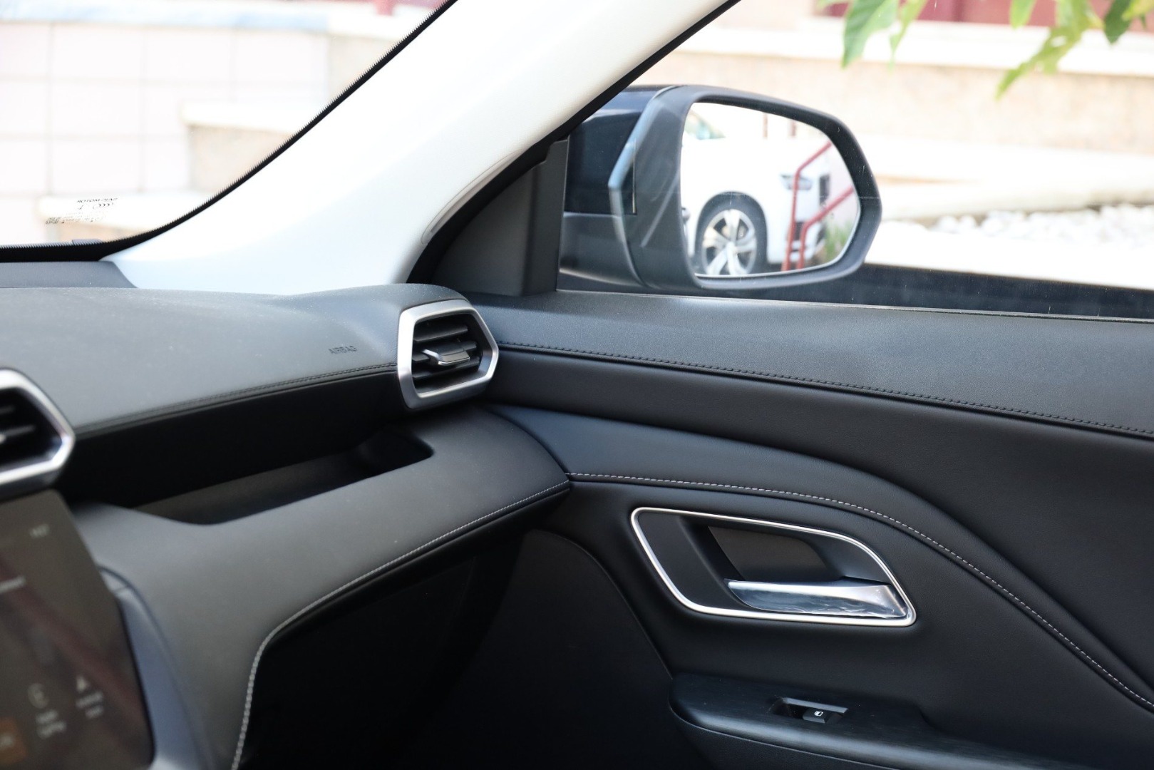 MG ZS Hybrid+ LUXURY