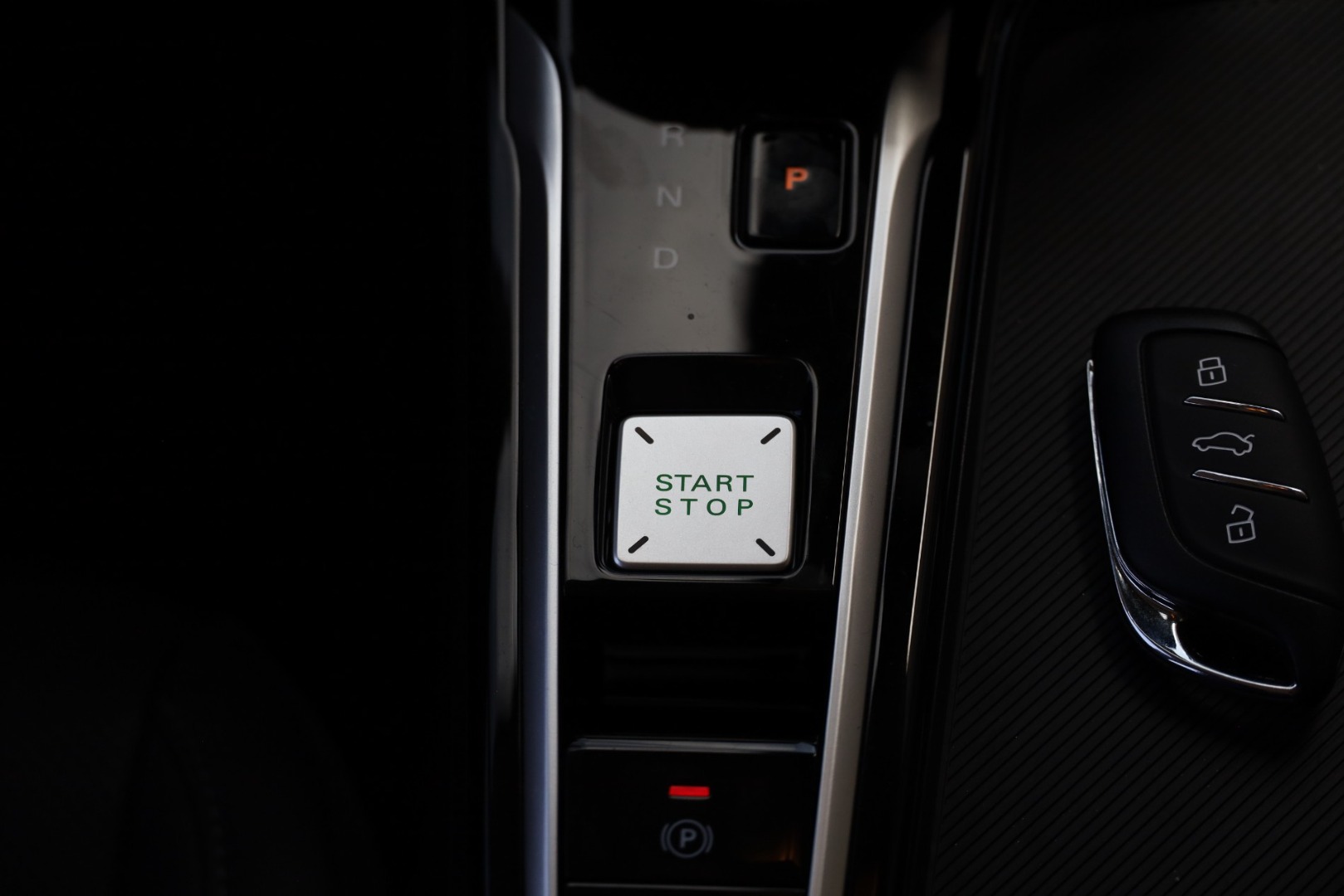 MG ZS Hybrid+ LUXURY