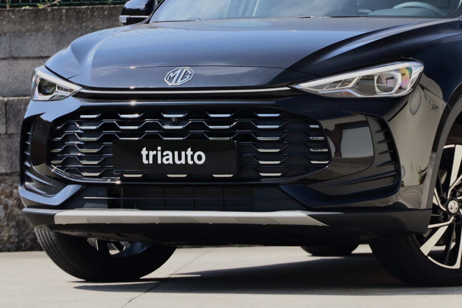 MG ZS Hybrid+ LUXURY