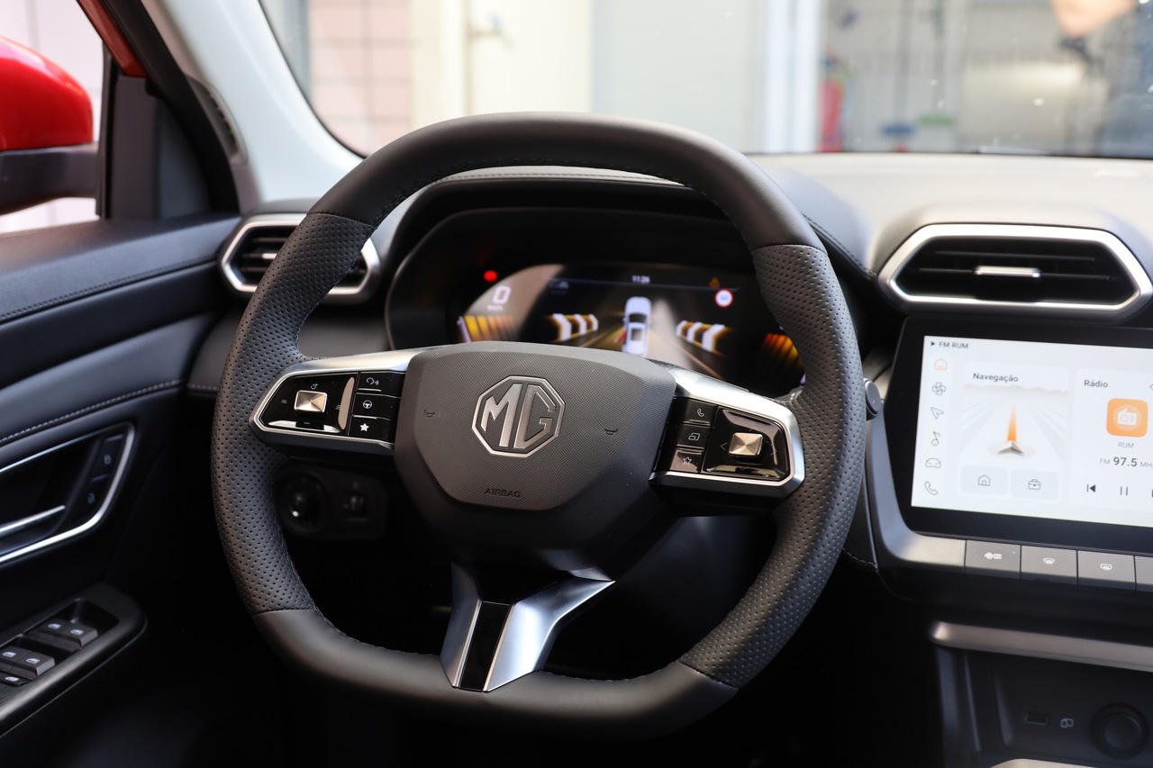 MG ZS Hybrid+ LUXURY