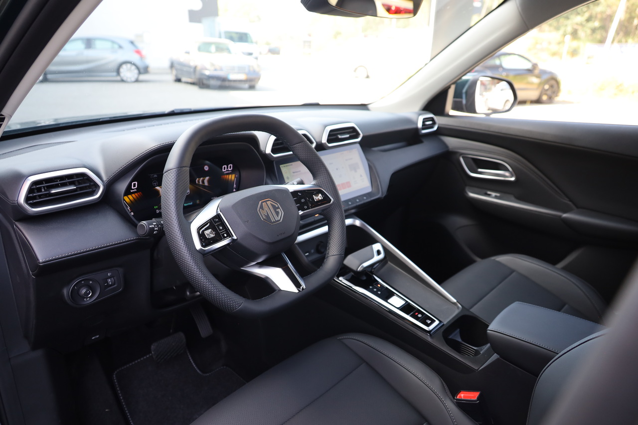 MG ZS Hybrid+ LUXURY