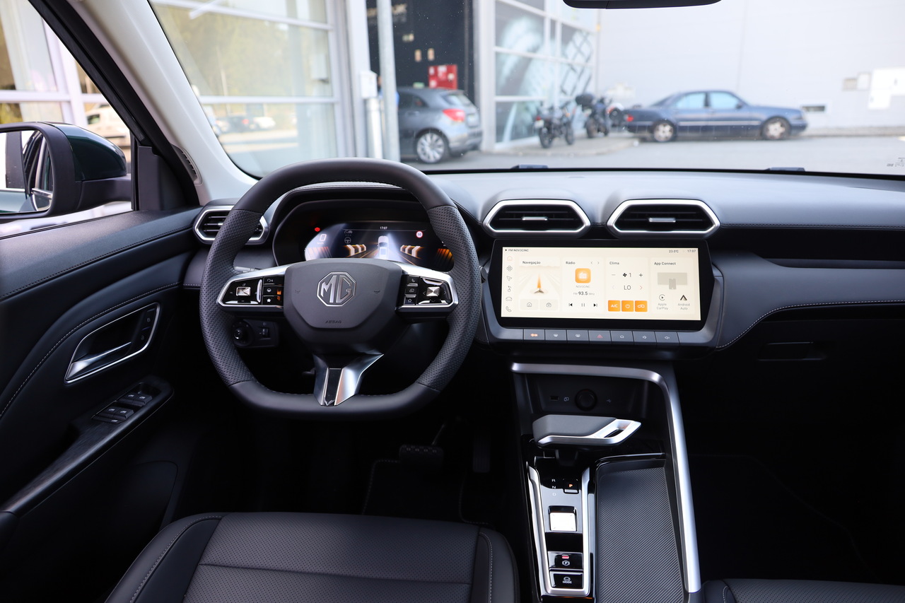 MG ZS Hybrid+ LUXURY