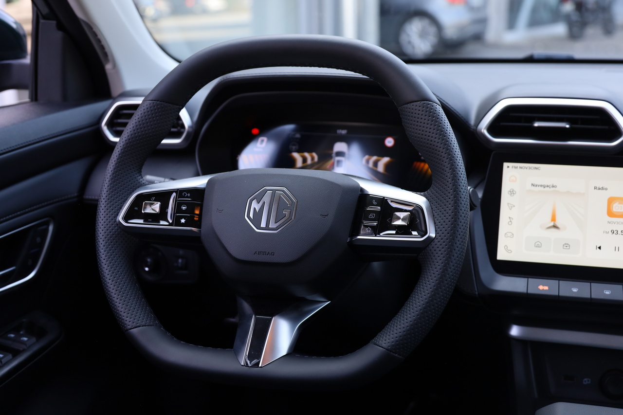 MG ZS Hybrid+ LUXURY