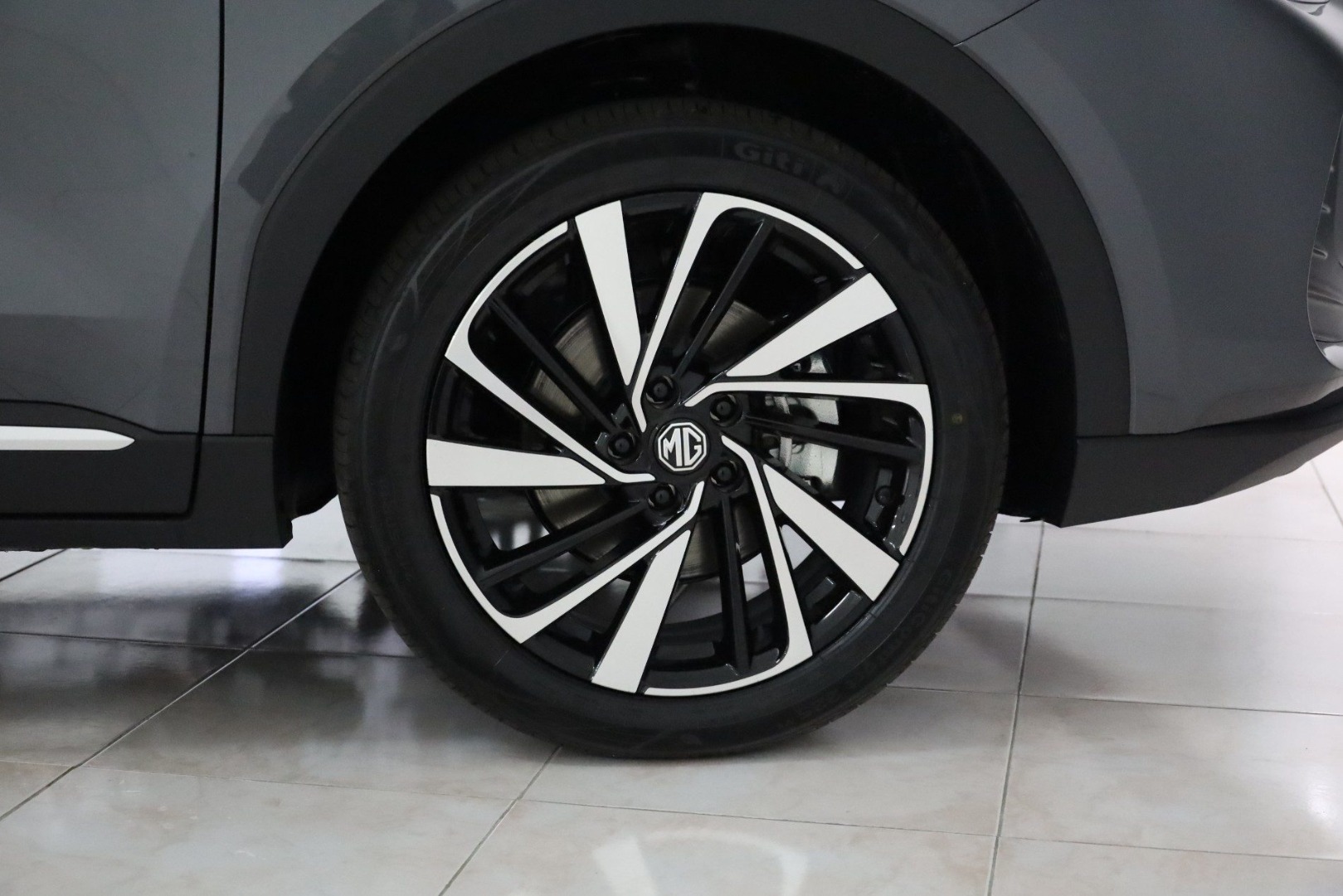 MG ZS Hybrid+ PREMIUM