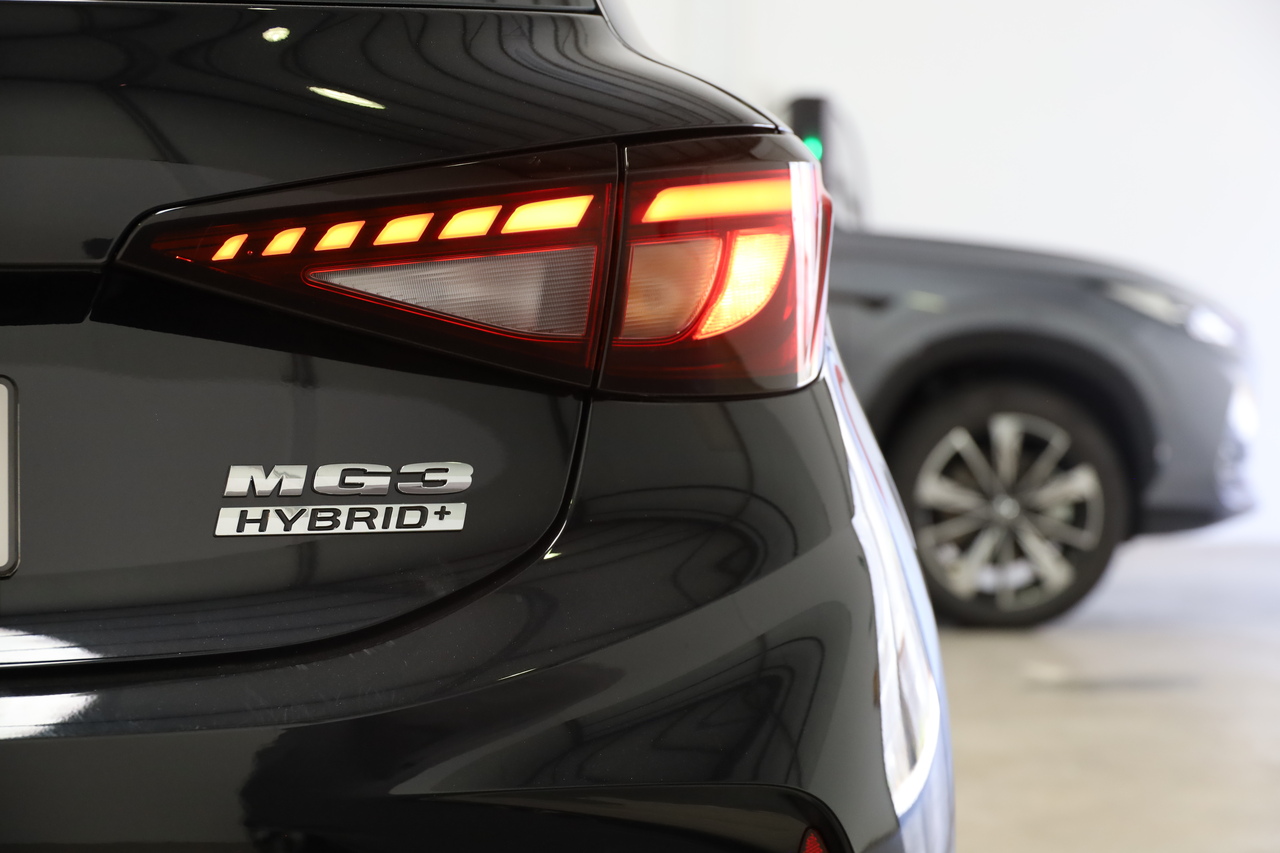 MG3 1.5L HEV 2kWh AT 2WD COMFORT