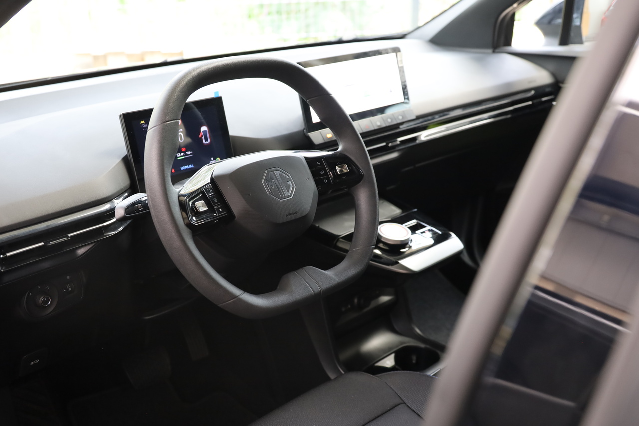 MG4 51kwh 2WD STANDARD