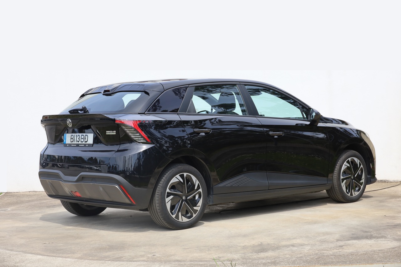 MG4 51kwh 2WD STANDARD