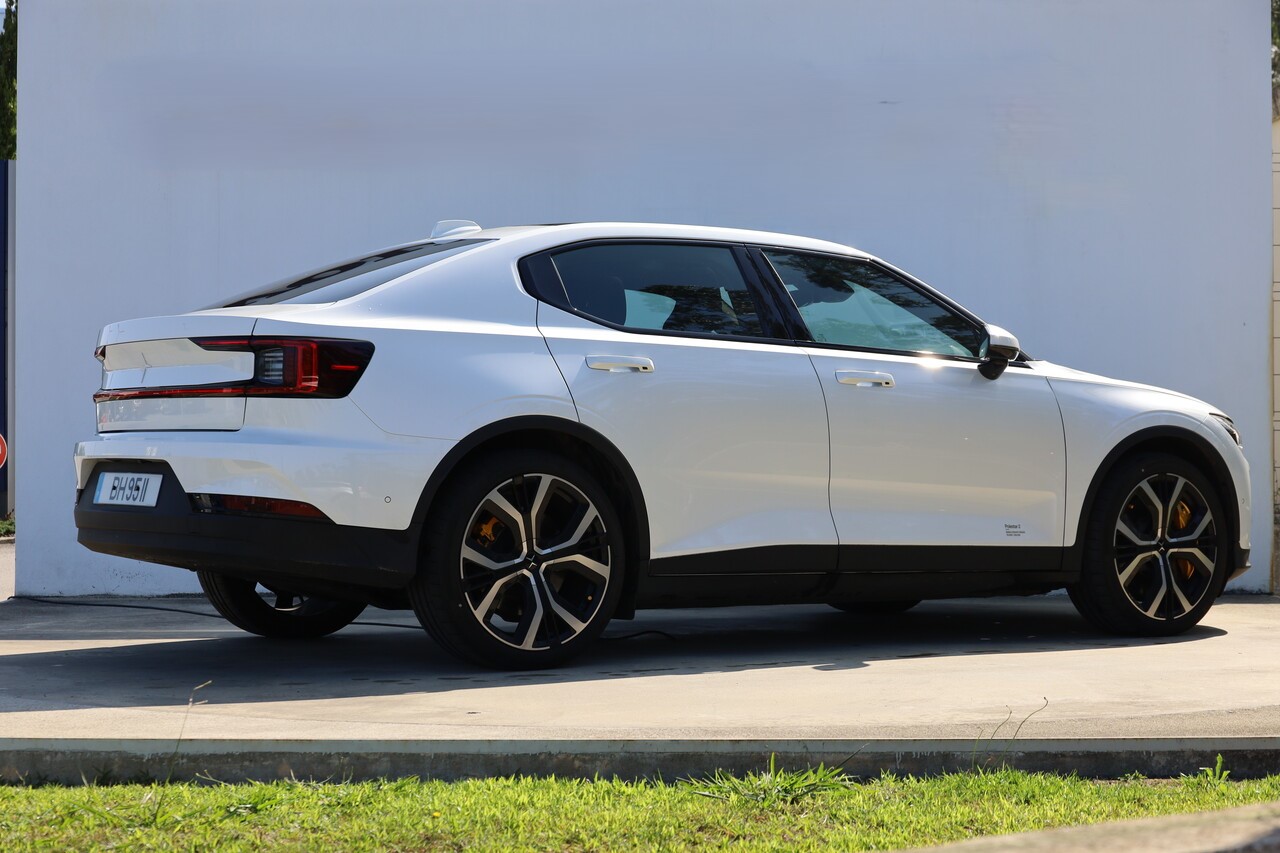 Polestar 2 Dual Motor Long Range c/ Performance