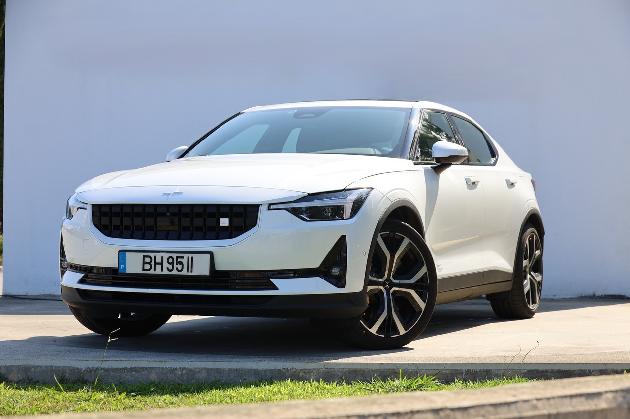 Polestar 2 Dual Motor Long Range c/ Performance