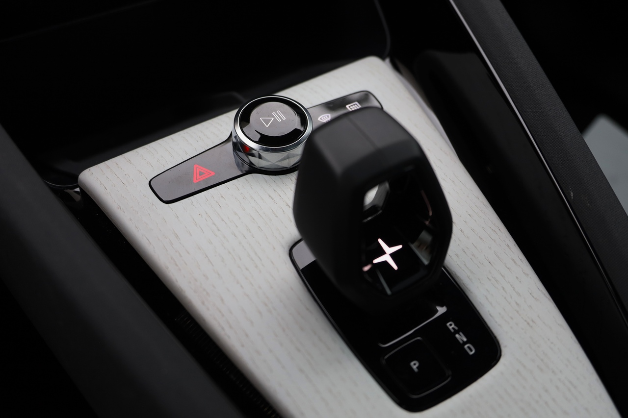 Polestar 2 Dual Motor Long Range Performance Plus + Pilot