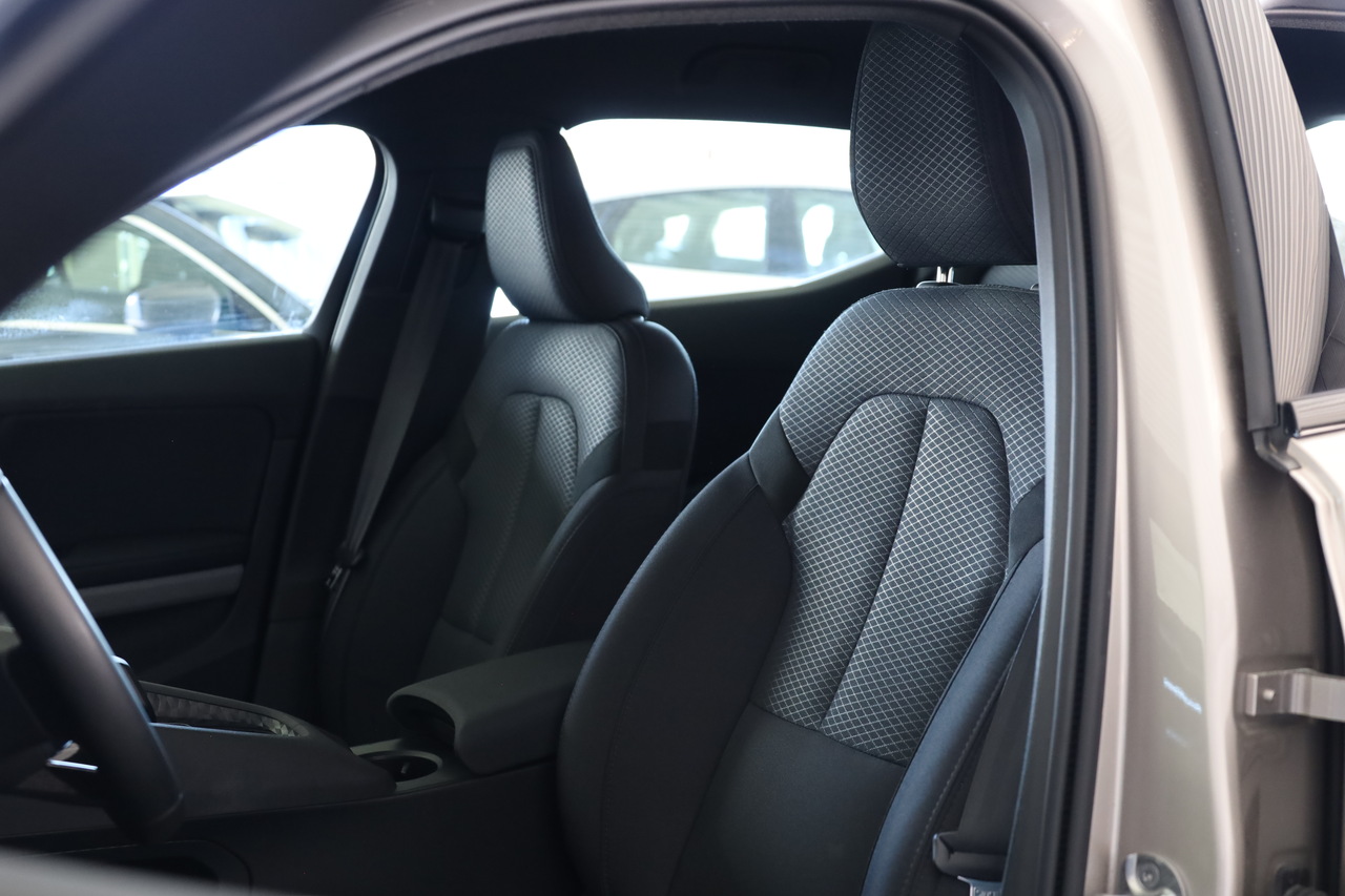 Polestar 2 Single Motor Long Range Pilot Lite