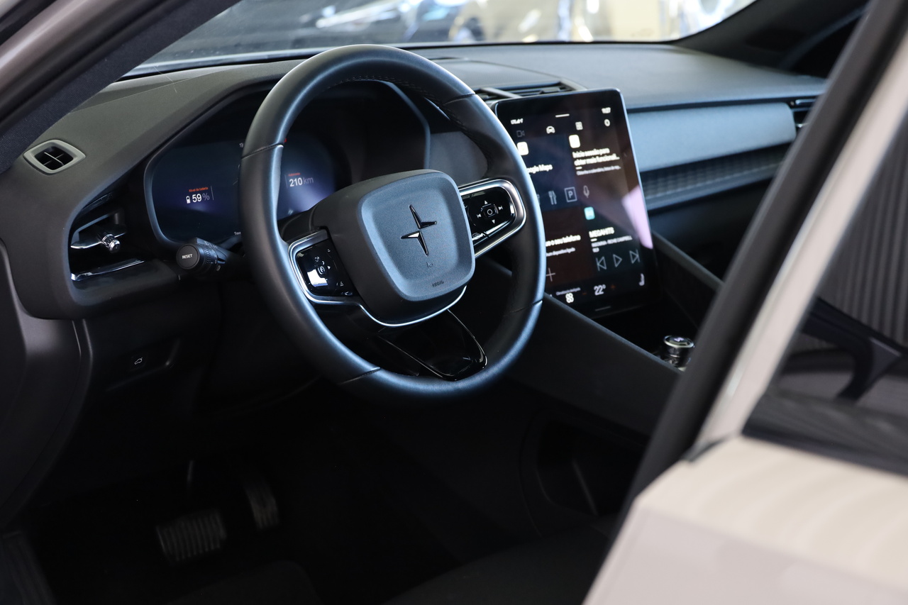 Polestar 2 Single Motor Long Range Pilot Lite