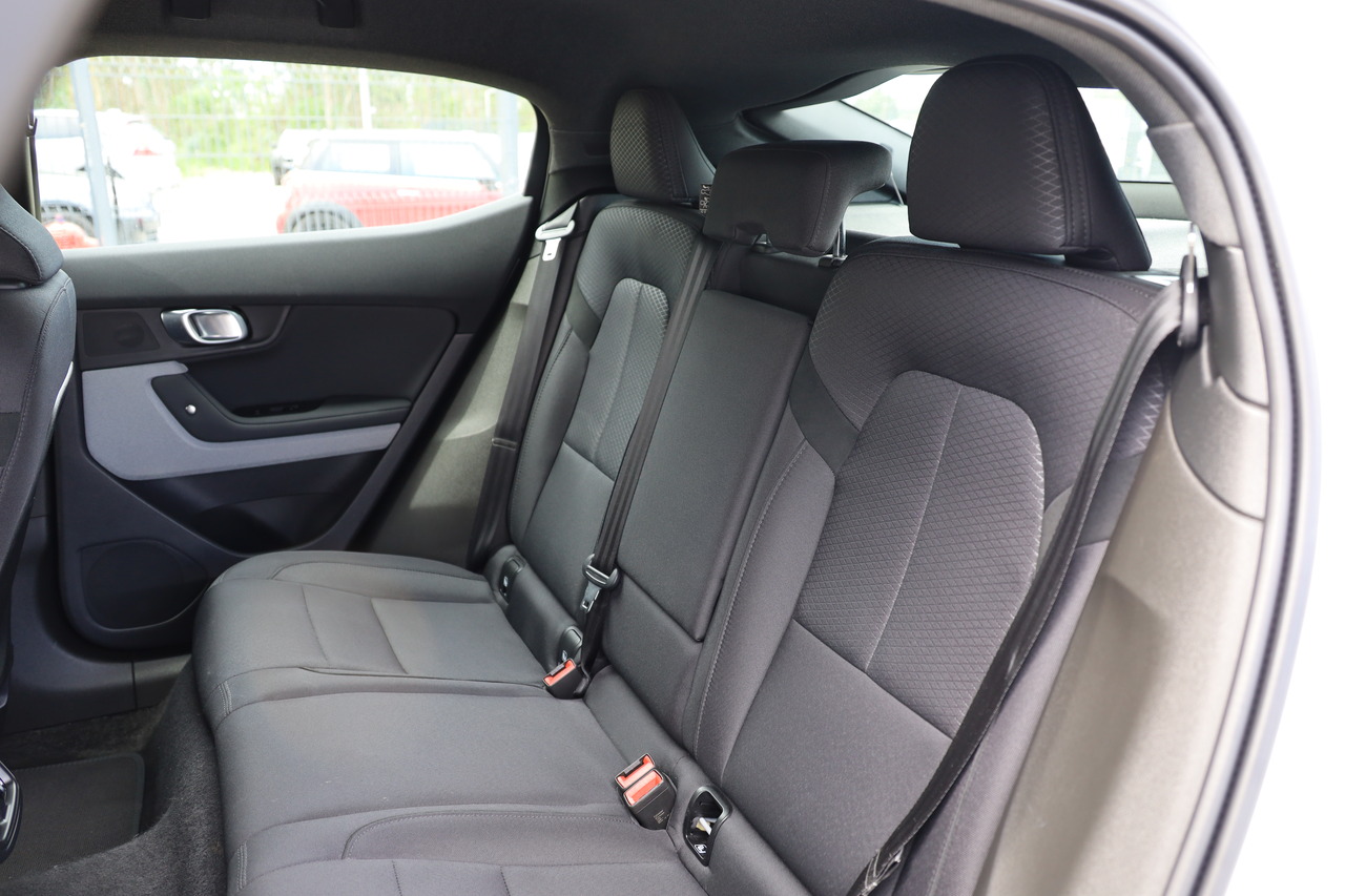 Polestar 2 Single Motor Long Range Pilot Lite