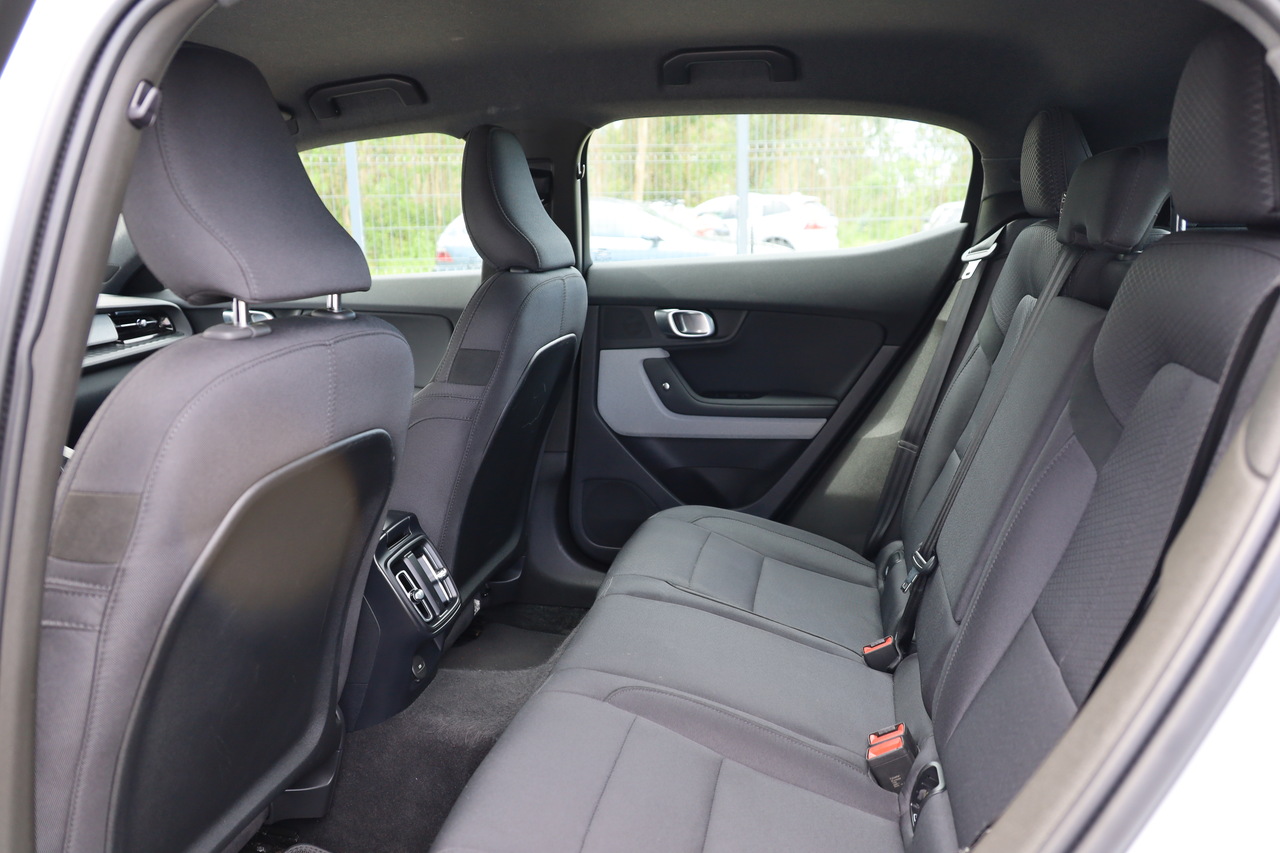 Polestar 2 Single Motor Long Range Pilot Lite