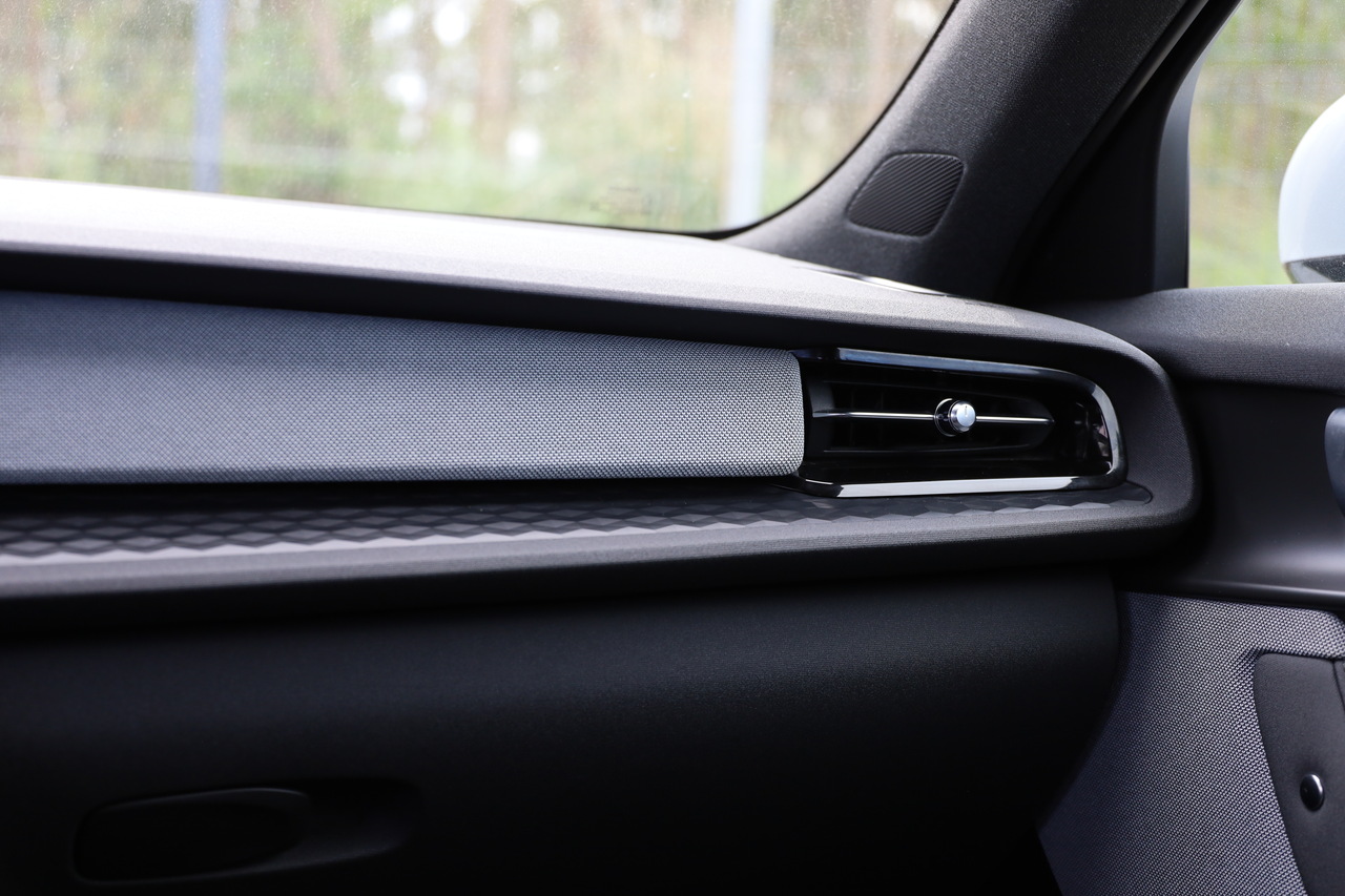 Polestar 2 Single Motor Long Range Pilot Lite