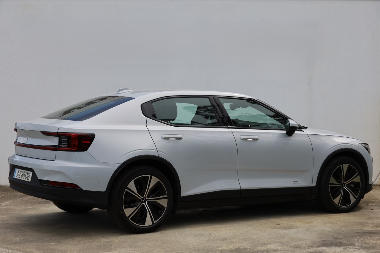 Polestar 2 Single Motor Long Range Pilot Lite