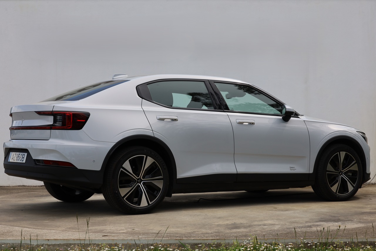 Polestar 2 Single Motor Long Range Pilot Lite