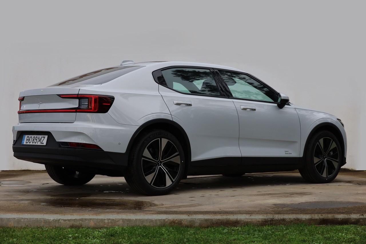 Polestar 2 Single Motor Standard Range MY24 69kW Pack Plus+Pilot