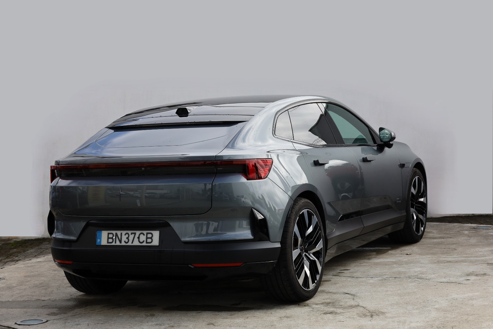 Polestar 4 Dual Motor Long Range c/ Plus + Performance 100kW