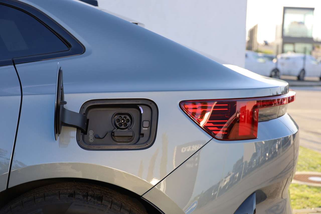 Polestar 4 Single Motor Long Range c/ Pilot e Plus