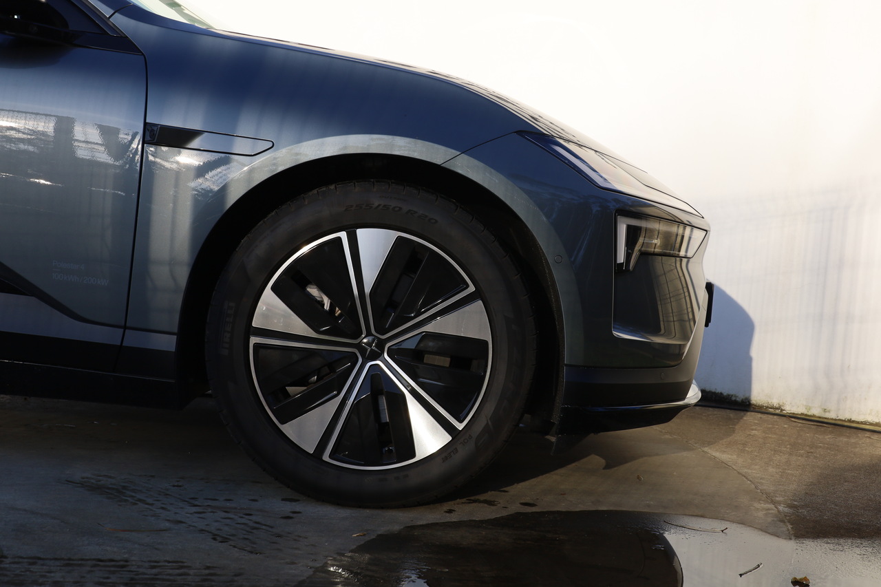 Polestar 4 Single Motor Long Range c/ Pilot e Plus