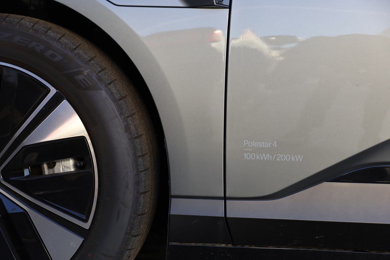 Polestar 4 Single Motor Long Range c/ Pilot e Plus