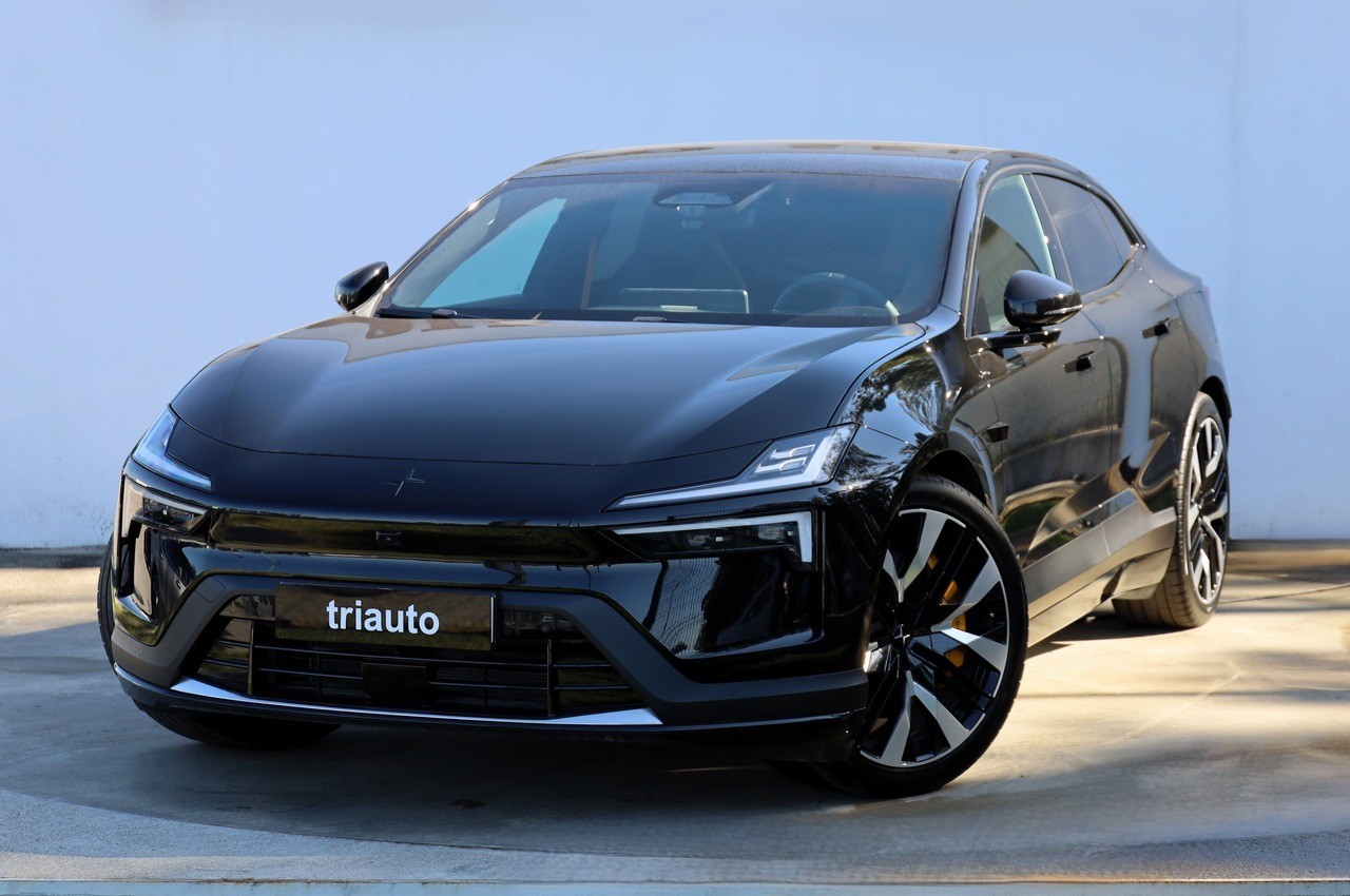 PS4 Dual Motor Long Range 544cv 100kw C/ Performance + Plus+Pilot+Vidros escuros+Pixel LED+Charcoal Nappa Leather
