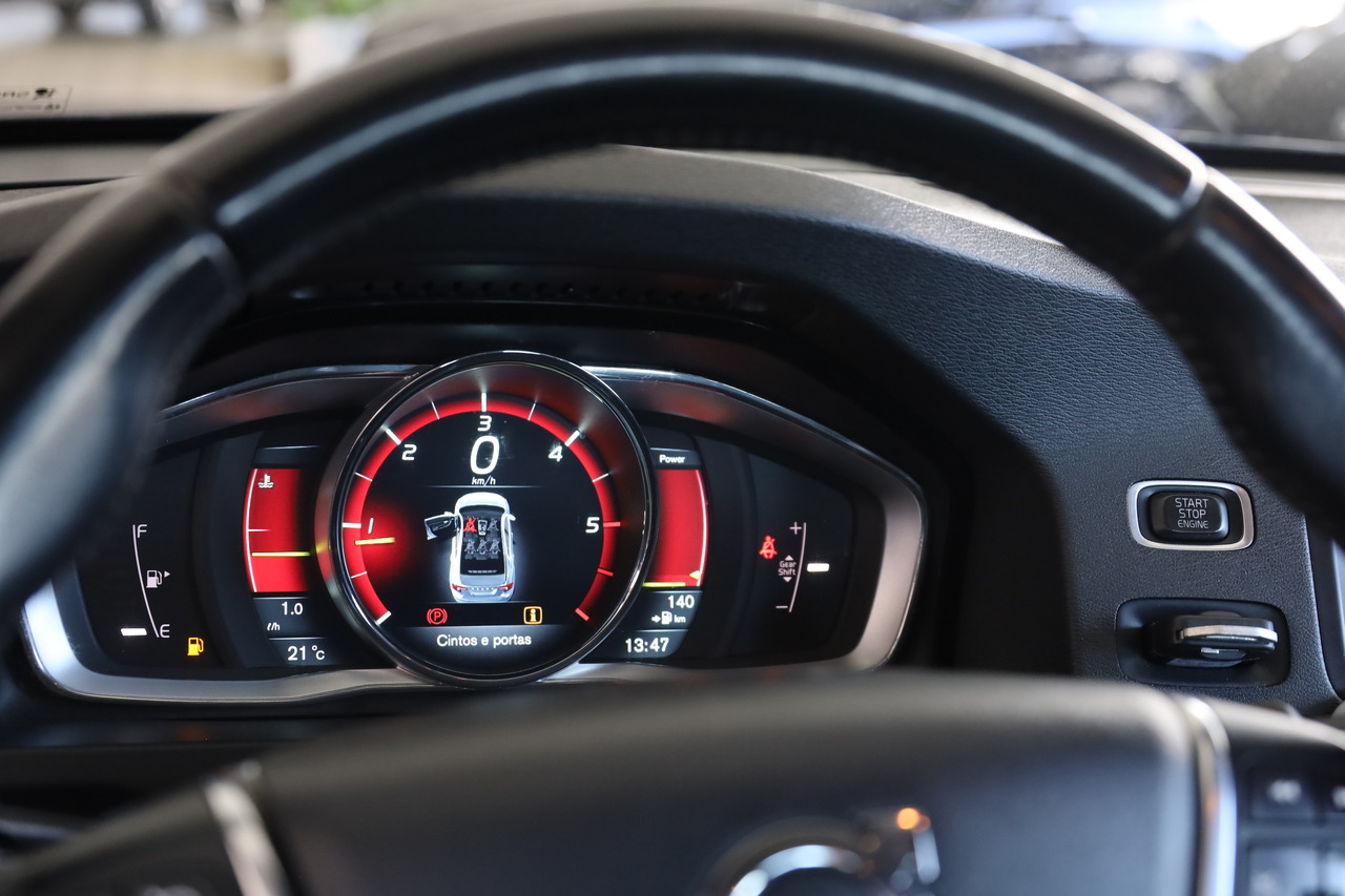 S60 D4 Momentum