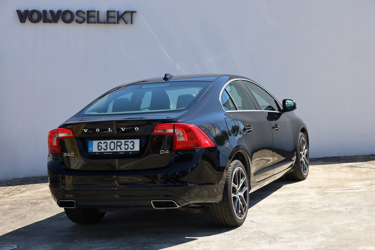 S60 D4 Momentum