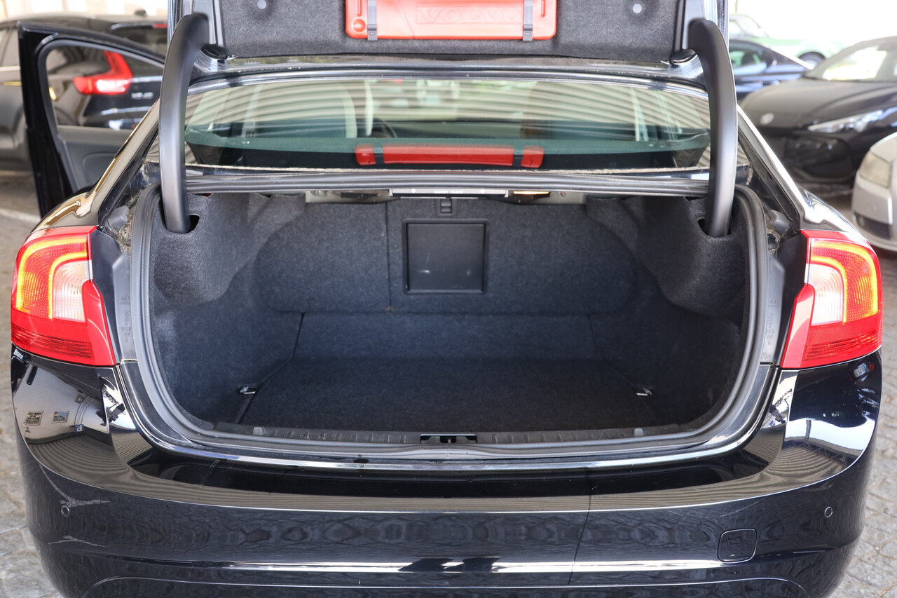 S60 D4 Momentum