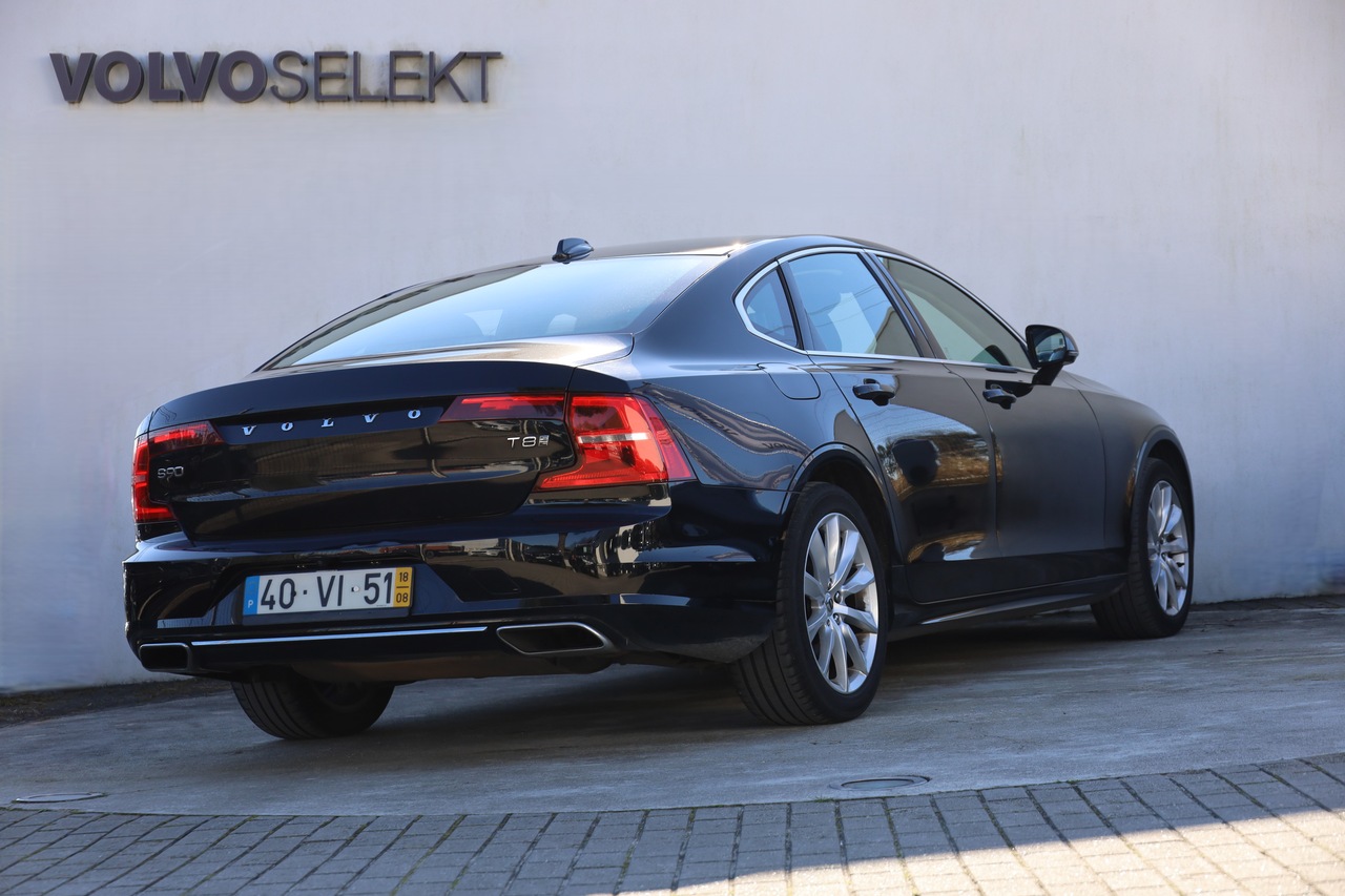 S90 T8 Hibrido Plug-in momentum Geart. 