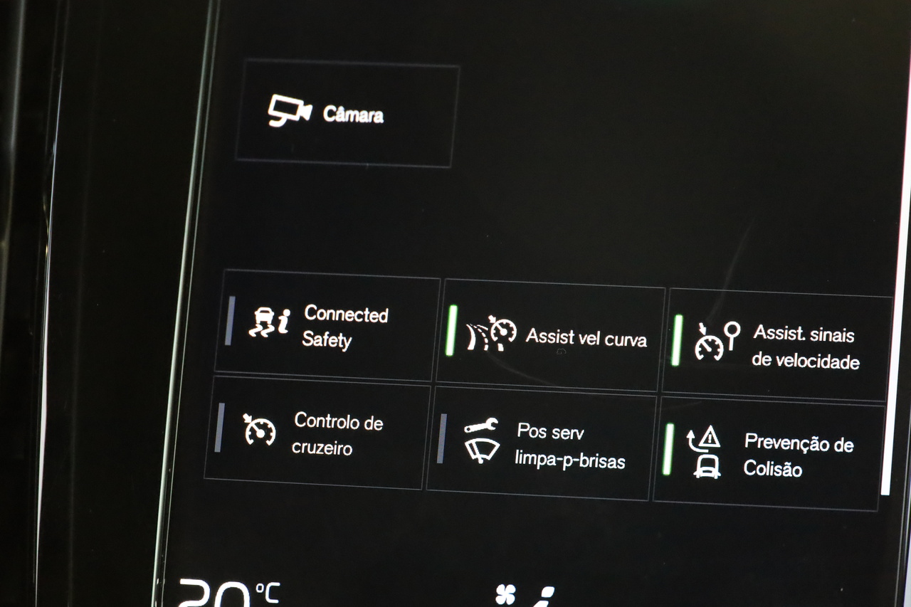 S90 T8 Hibrido Plug-in Momentum Plus Geart.