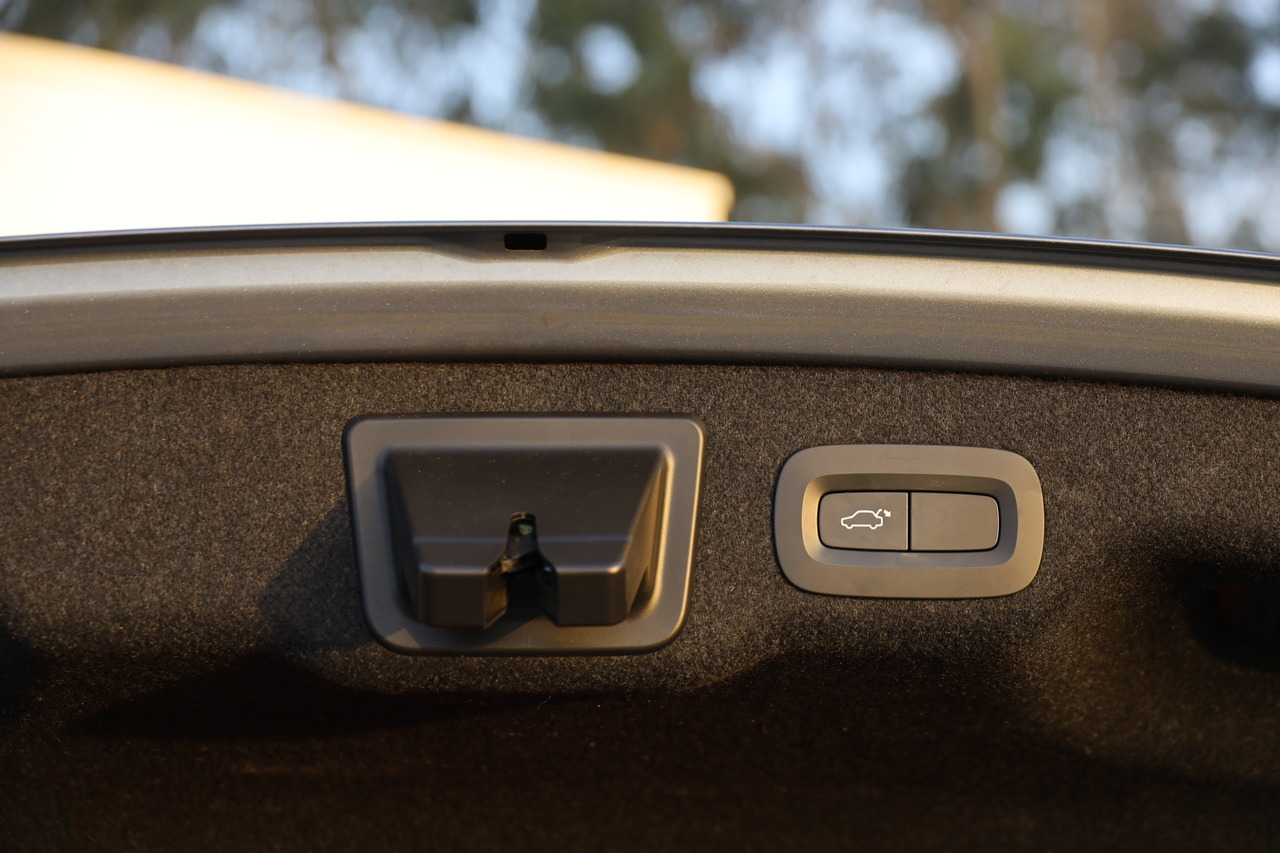 S90 T8 Hibrido Plug-in Momentum Plus Geart.