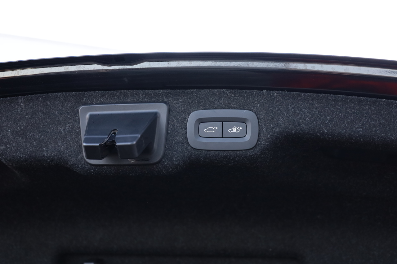 S90 T8 Hibrido Plug-in Ultimate Dark