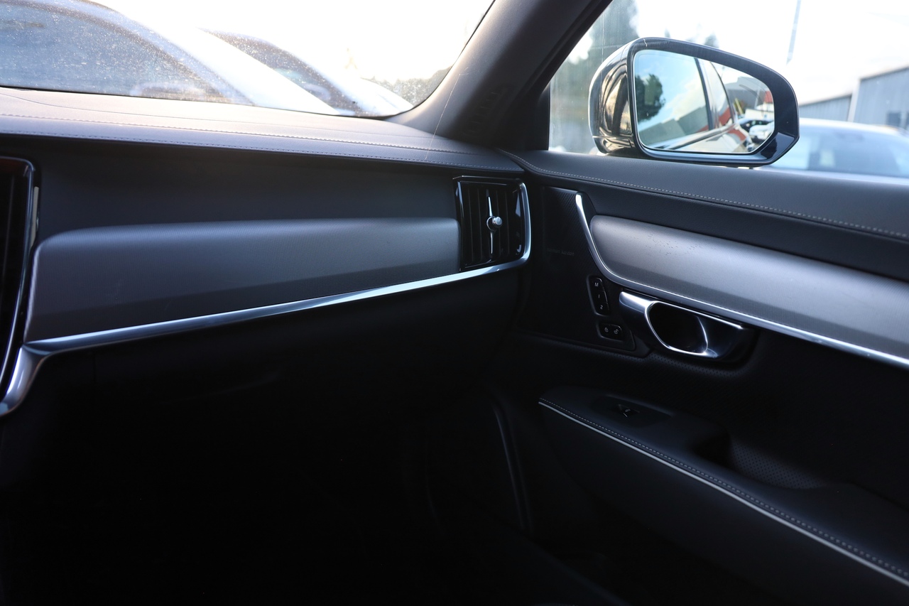 S90 T8 Hibrido Plug-in Ultimate Dark