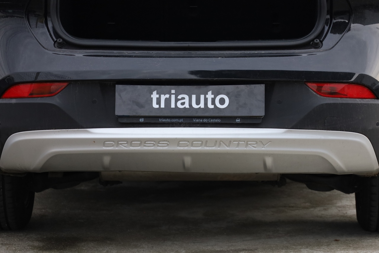 V40 Cross Country D2 Momentum